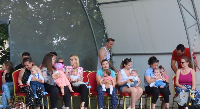 Most elmaradt a babyboom, tizenöt gyermek született a faluban