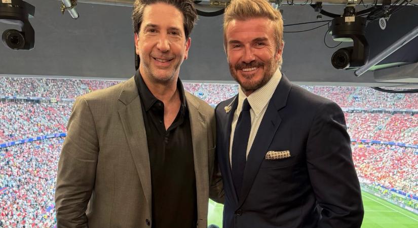 Mick Jaggerrel és David Schwimmerrel nézte a meccset Budapesten David Beckham