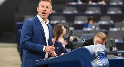 Magyar Péter: minden centet hazahozunk, történelmi győzelem
