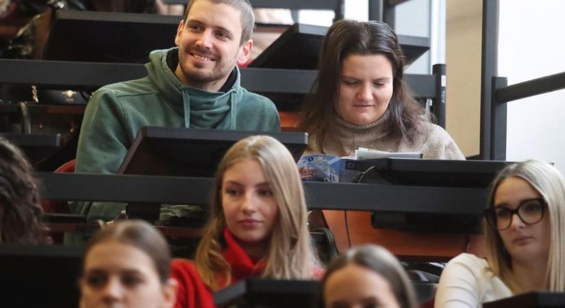 Vasárnap éjfélkor zárul a jelentkezés a Középiskolás Programba