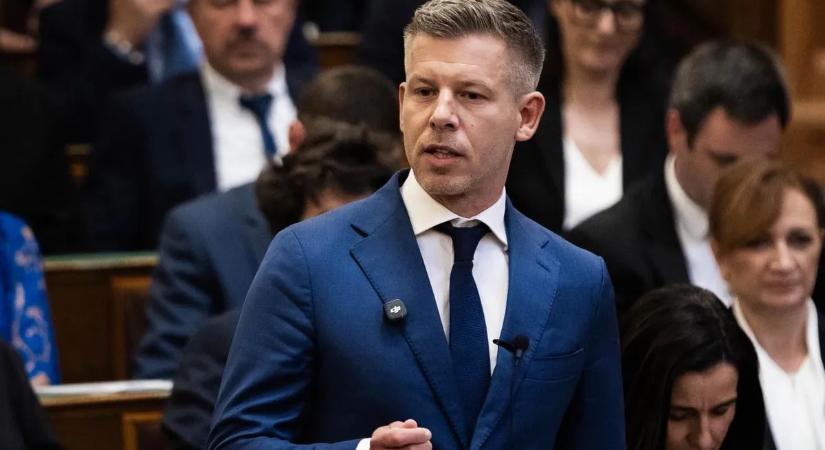 Nem fogja elhinni, kihez hasonlítják Magyar Pétert! Bóknak aligha nevezhető