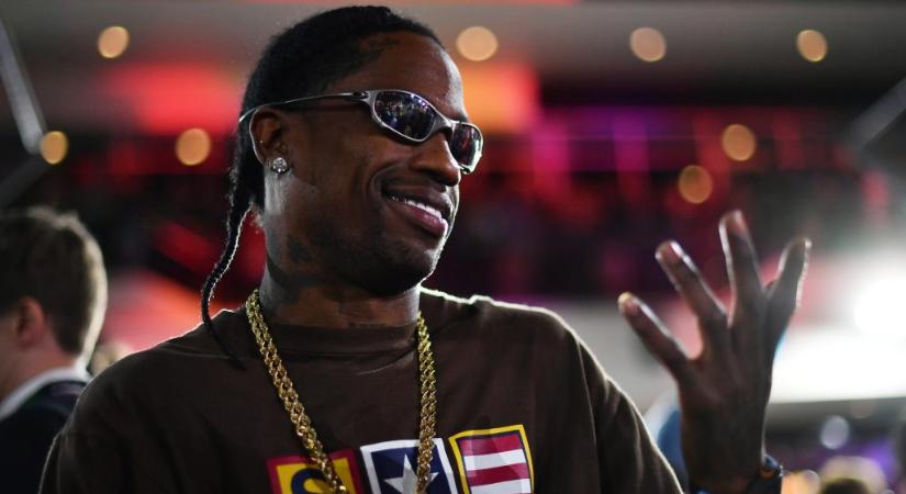 Káosz, pánik és repkedő bútorok Travis Scott csepeli buliján
