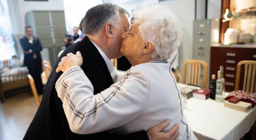 Megható fényképpel üzent születésnapján Orbán Viktor