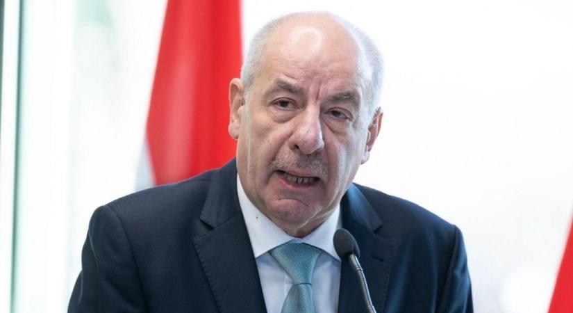 „El a kezekkel a köztársasági elnöktől!” – kiállt a Fidesz Sulyok Tamás mellett
