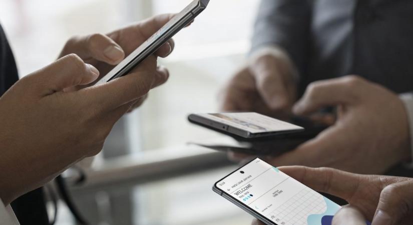 Egy átlag mobil már 220 ezer Ft-nál is drágább Európában, a legtöbben pedig Samsung telefont vesznek
