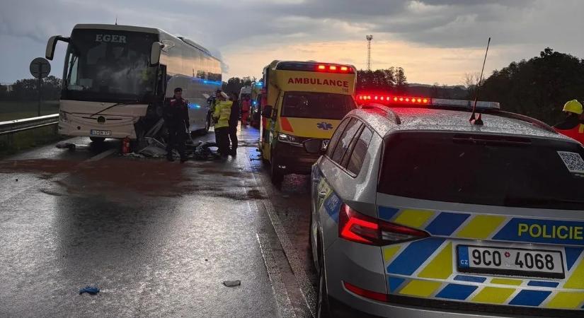 Csehországi buszbaleset: megszólalt az egri buszt üzemeltető cég