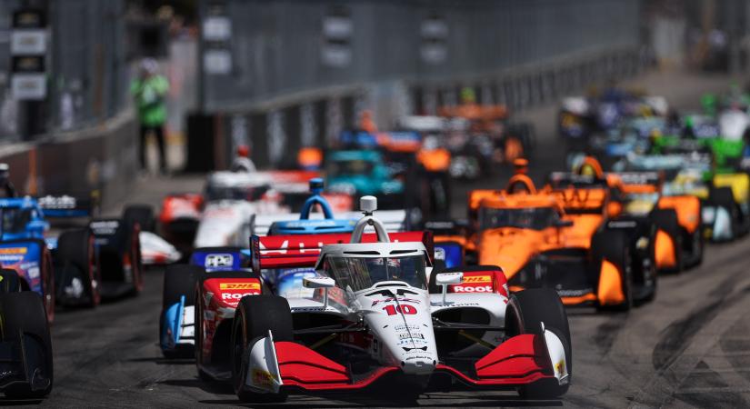 IndyCar: Még egy káoszfutam sem volt elég ahhoz, hogy legyőzzék Alex Palou-t Detroitban