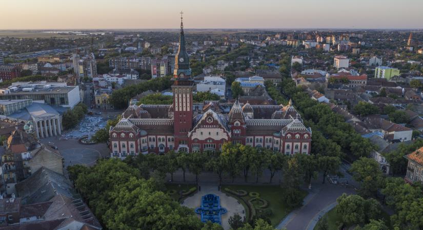Ballagáson égettek magyar zászlót szerb diákok Szabadkán, Tarr Zoltán és a szerb oktatási miniszter is közleményben ítélte el a gyűlöletkeltést