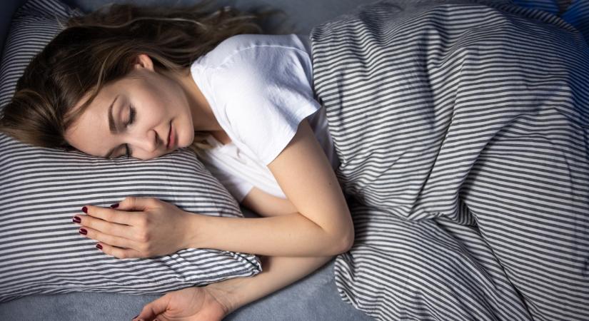 Kimondták a szakértők: Nem mindenkinek kell nyolc órát aludnia