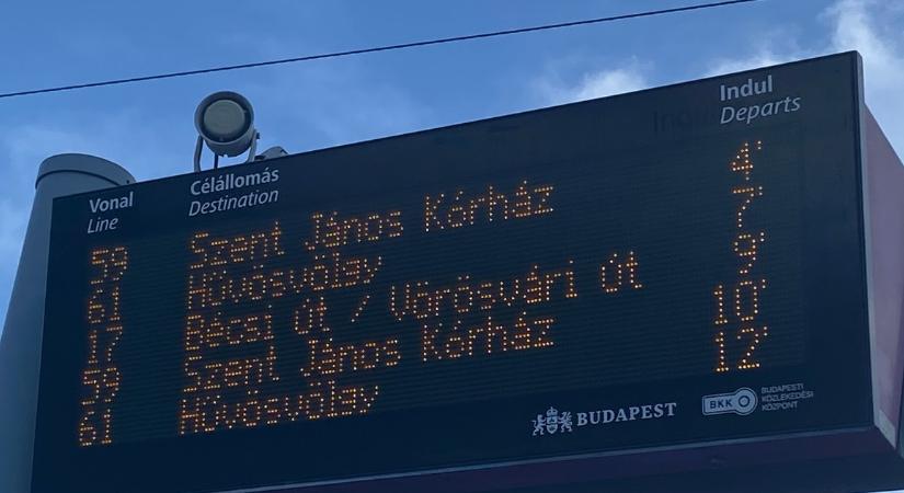 Ezért verik át a budapestieket a BKK digitális kijelzői