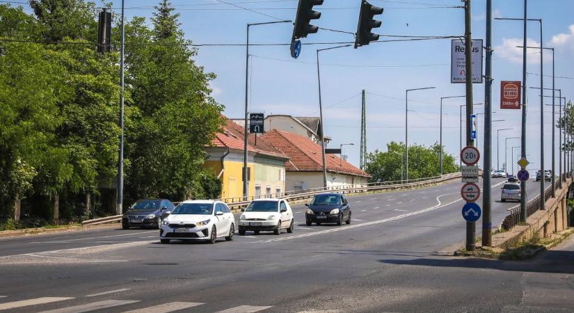 Négy éve van súlykorlátozás a Gömöri felüljárón, utánajártunk az okának