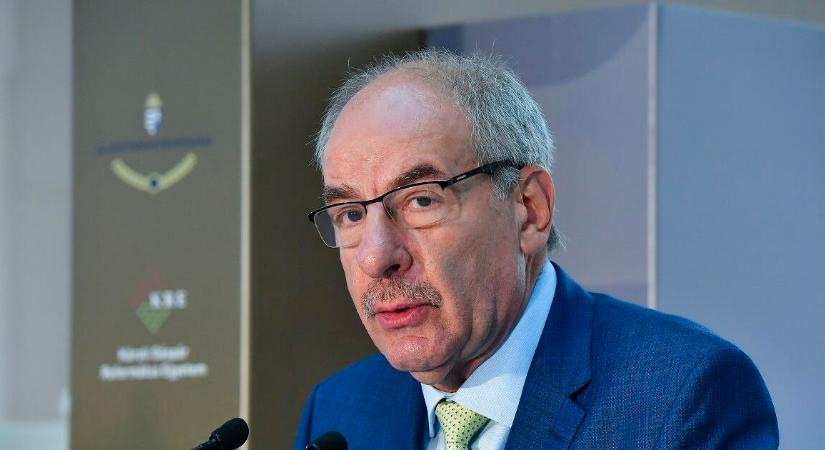 Sulyok Tamás döntött lemondásának ügyében, videózott egyet