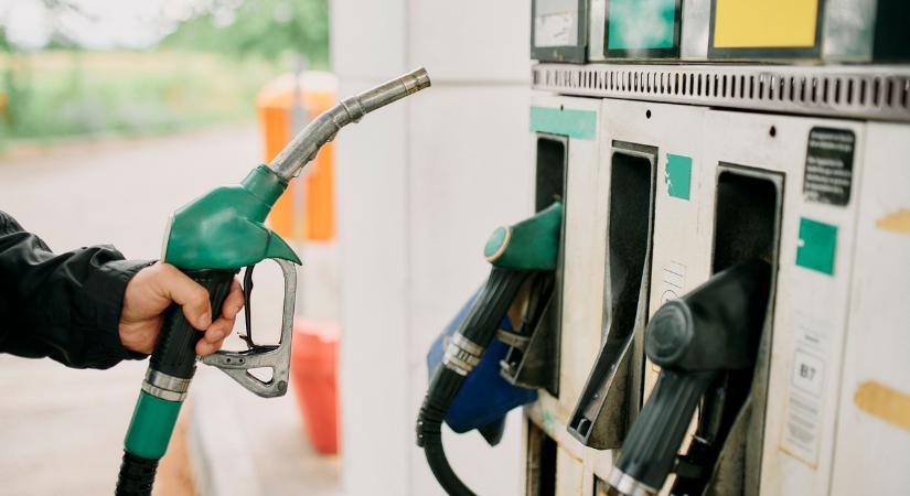Valahol már akkora a hiány, hogy csak utalványra adják a benzint