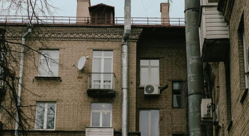 Kilőttek a panelárak, kettészakadt a vidéki lakáspiac