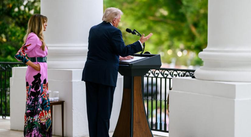 Súlyos figyelmeztetést kapott Donald Trump