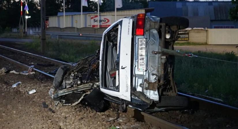 A rendőrök kergethették halálba a sülysápi vonatbaleset áldozatait – állítja a gyászoló család