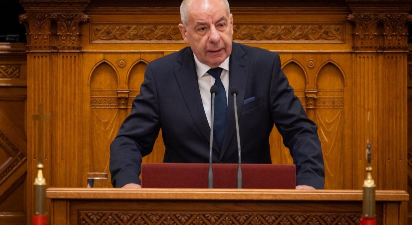 „Semmilyen jogszerű ok nincs az államfő elmozdítására”