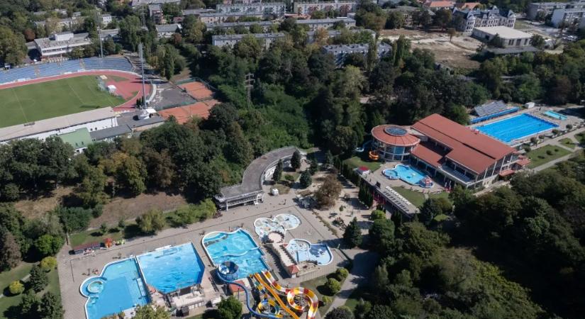 Állattetemet találtak az egyik medencében, átmenetileg bezárták a tatabányai uszodát