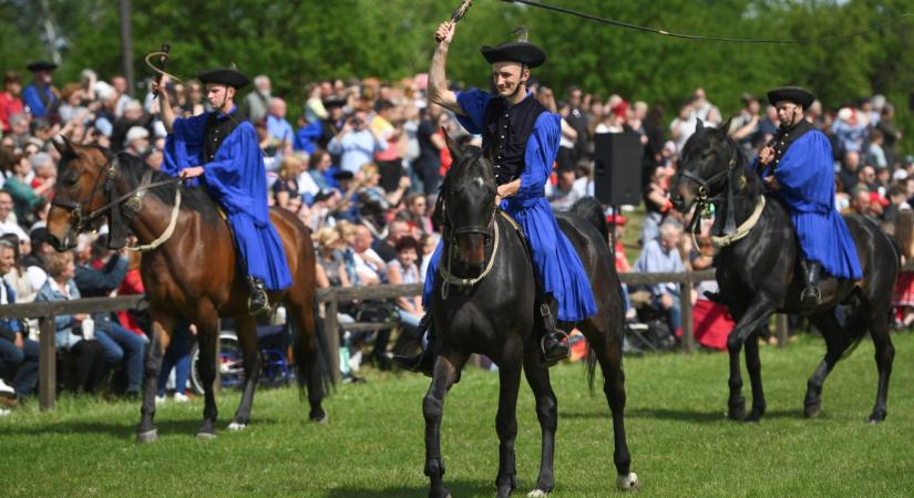 Három nap a csikósok földjén – jönnek a Hortobágyi Lovasnapok