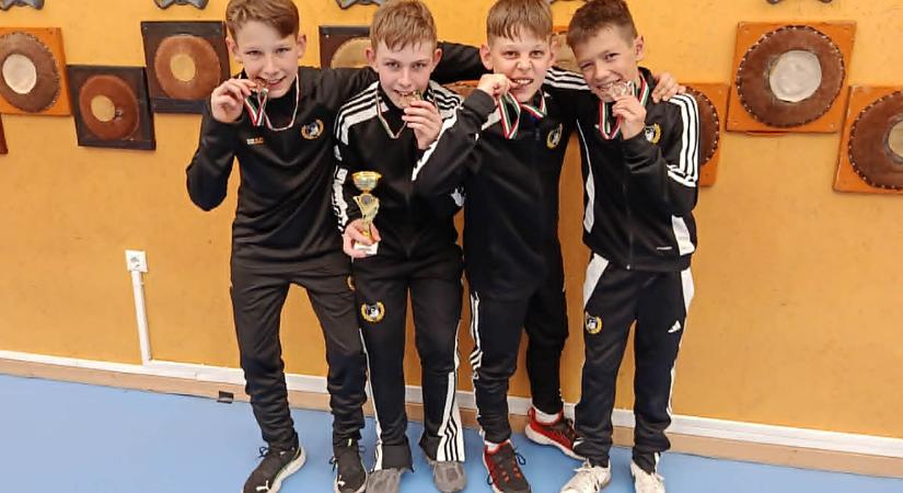 Remekeltek a DEAC fiataljai a vívó gyermek ob-n