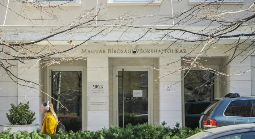 52 millió osztalékot szavazott meg magának a végrehajtói kar elnöke