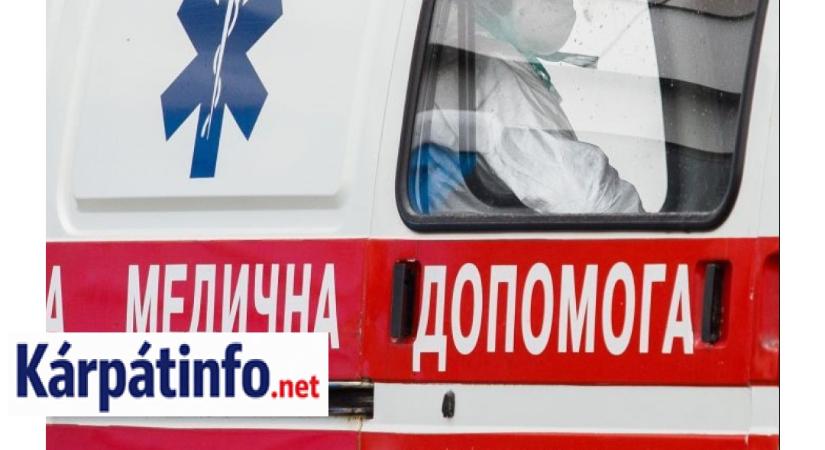 Mentőautó és kerékpáros ütközött Beregszászban (Videó)