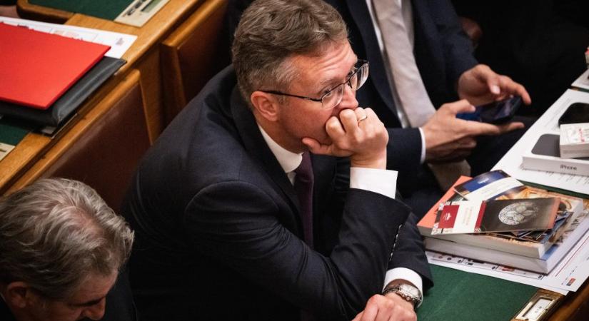 Megvalósult a citerarekord és a BL-himnusz népzenésítése, amire Hankó Balázs 17 milliót adott