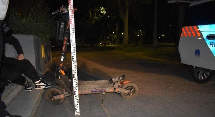 Nagyot zakózott az e-rolleres egy járdahiba miatt