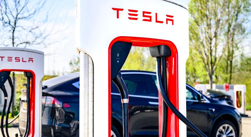 Fordulat az elektromosautó-piacon, ismét a Tesla az élen