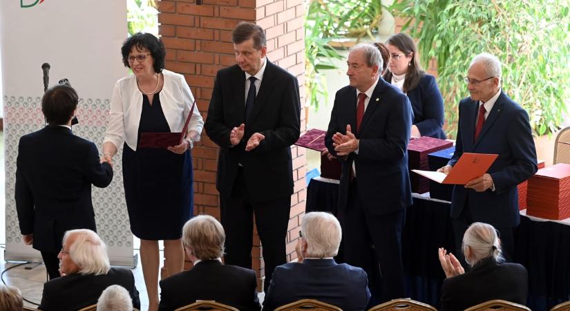 109 középiskolást jutalmaztak az OKTV díjátadóján
