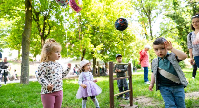 Gyermekek vették birtokba Sepsiszentgyörgy főterét: koncertek és kalandok a gyermeknapon