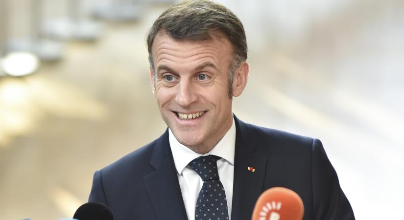 Macron kiénekelte Trump zsebéből a súlyos milliárdokat