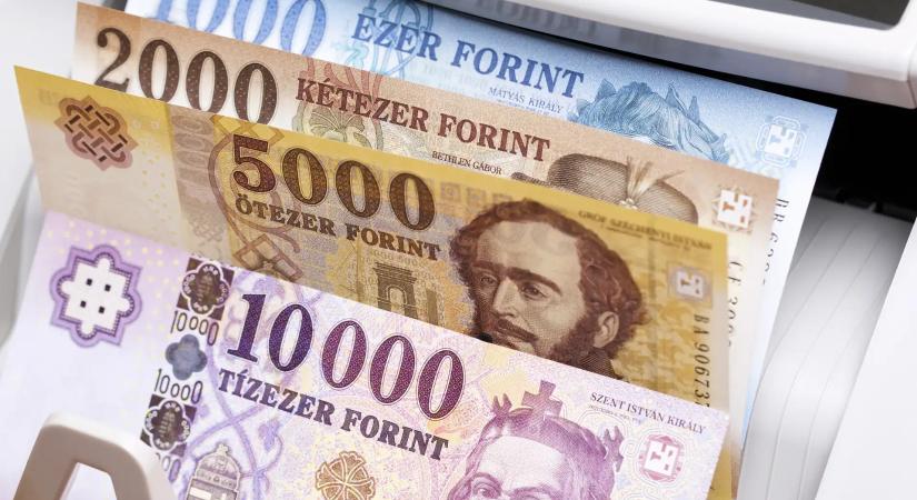 Közel ötéves csúcson a forint: az EU-s megállapodás és a javuló nemzetközi hangulat húzza felfelé az árfolyamot