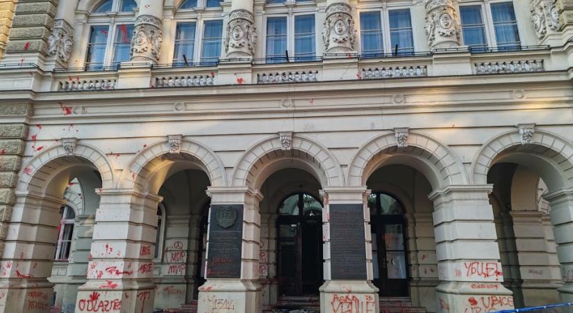 A drágább kivitelezőt választották az Újvidéki Városháza épületének felújításához