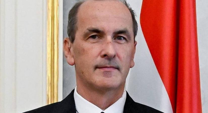 Íme Hegedűs Zsolt egészségügyi miniszter négy sármos, felnőtt fia: egyik helyesebb, mint a másik