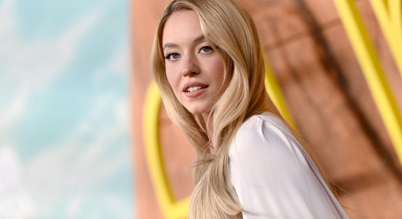 Sydney Sweeney provokatív, pikáns fotókkal vágott vissza az őt kritizálóknak