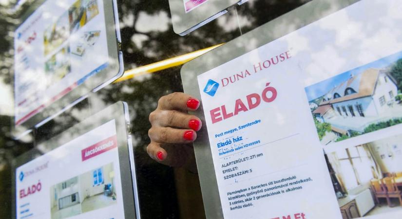 A lakások és az érdeklődők is előbújtak májusban, de a nagykép már mást mutat
