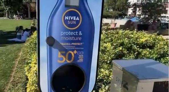 Ingyenes naptej-automatákkal hívja fel a figyelmet a napvédelem fontosságára a Nivea
