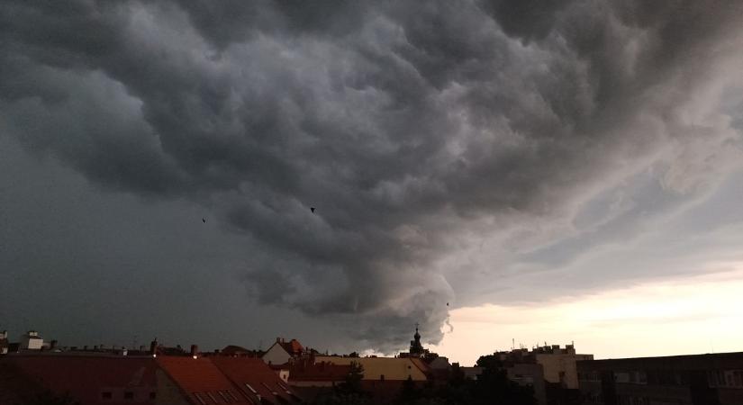 A tomboló vihar, amely percek alatt felforgatta a vasi kisvárost