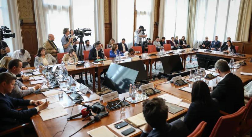 Bizottsági tagokat cserél a Tisza Párt, Melléthei-Barna Márton kettőben is alelnök lesz