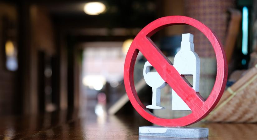 Kőkemény döntés! Jön az éjszakai alkoholtilalom
