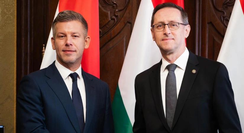 Az euró bevezetéséről beszélt Varga Mihály, miután találkozott Magyar Péterrel