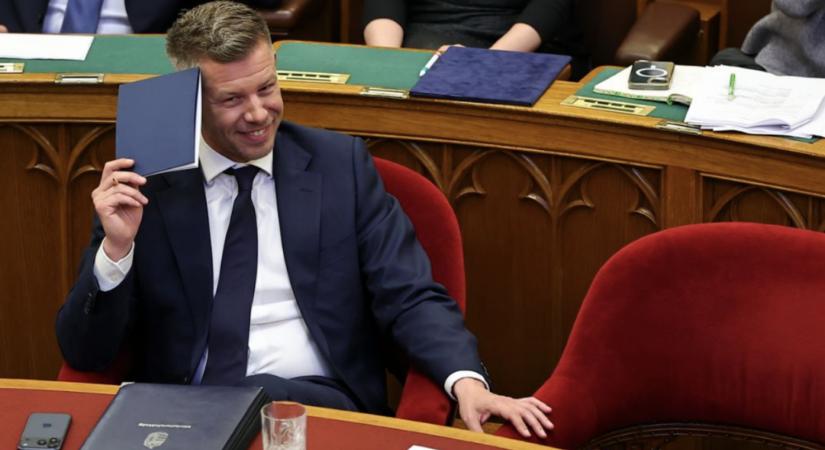 Magyar Péter: a migrációs paktum nem volt része a az uniós forrásokról szóló megállapodásnak