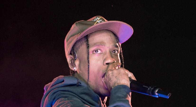 Többen rosszul lettek, rengetegen felháborodtak, kaotikusra sikerült Travis Scott 10 perces csepeli bulija