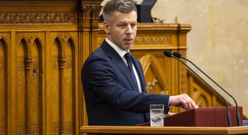 Magyar Péter a parlamentben: Orbán sajtról és egérfogóról delirál, de örömmel elmondom neki újra, hátha a hatvanpusztai pánikszobából épp figyel