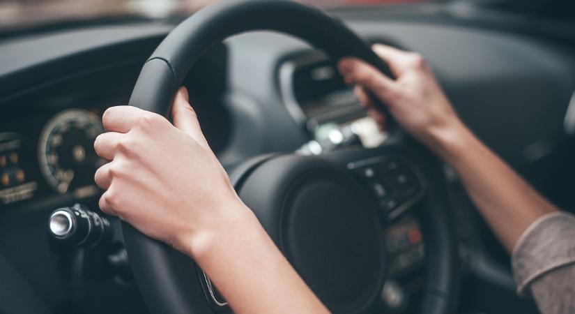 Nagy átalakítás jön a jogosítványoknál: rengetegen járhatnak jól