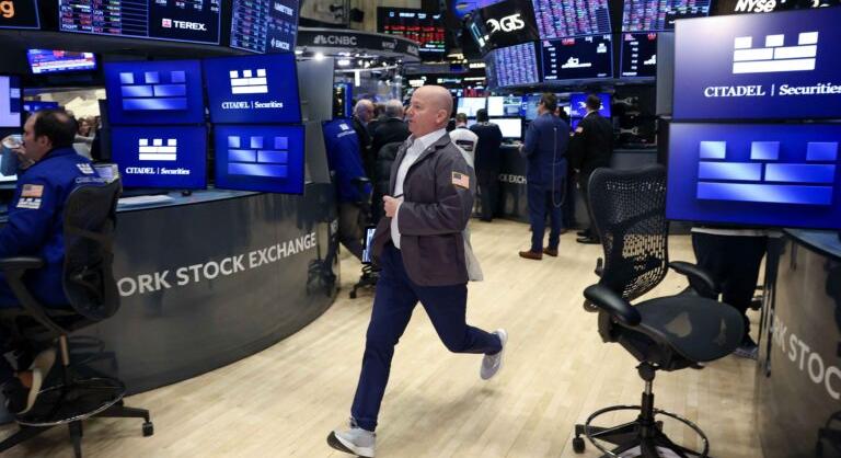 Óriási eladás a BlackRock bitcoin ETF-jében: egy nagybefektető gyors menekülése állhat a háttérben