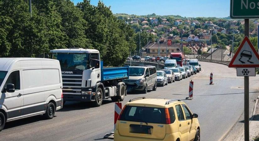 Aszfaltozási bomba robbant Hevesben: csomó helyen lassúznak az autósok, készíts be birkatürelmet, he erre jársz – térkép