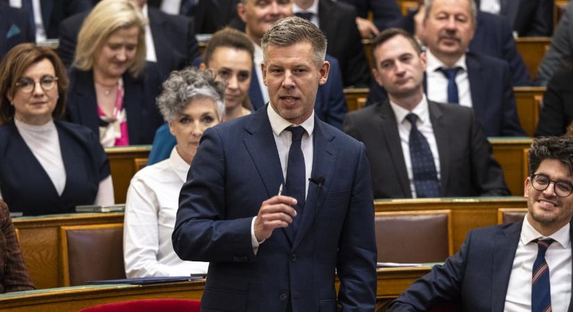 „Lássa, hogy kivel van dolga, ön fogja vezetni a végrehajtói visszaéléseket vizsgáló bizottságot” - parlamenti felszólalásban lepte meg Magyar Péter Toroczkait