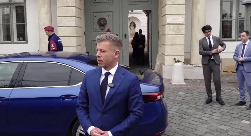 Összenő, ami összetartozik: ex-KISZ-es állt ki Magyar Péter mellett
